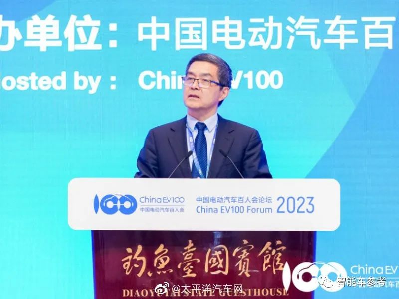 余承東透露貼標華為有領導不同意，余凱認為量產車不需要搞L4