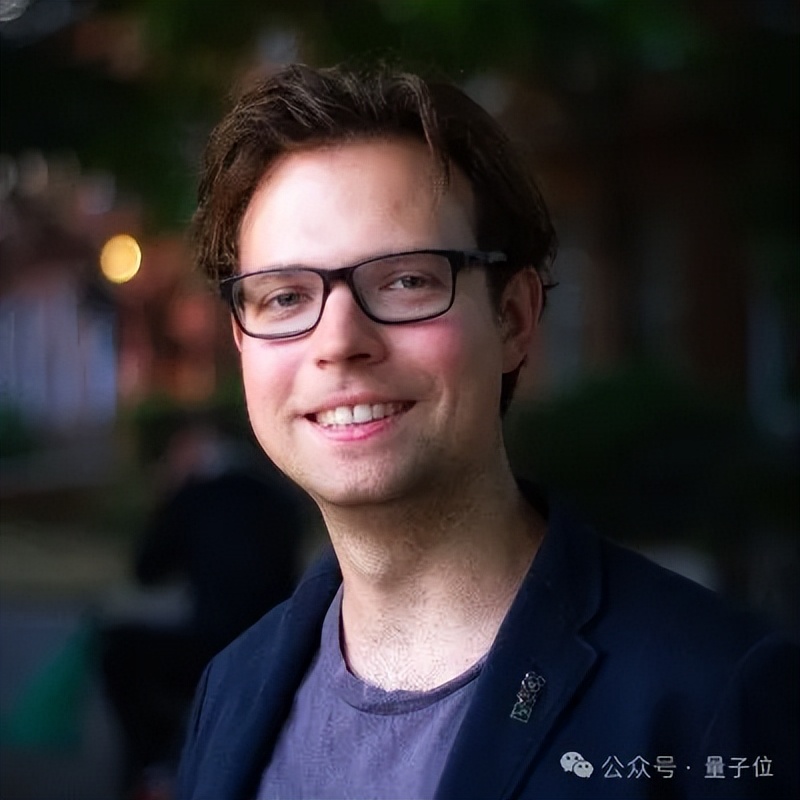 不怕被挖!谷歌曬IMO金牌團(tuán)隊大合照,還挨個圈出了聯(lián)系方式