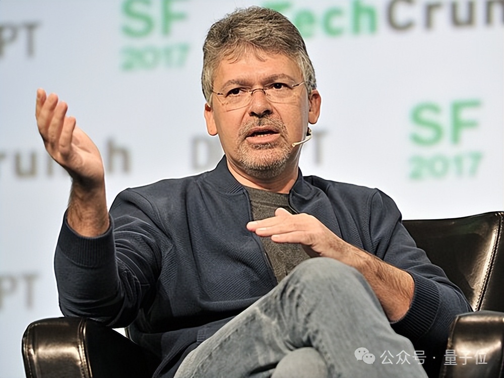 庫克不忍了!揮刀優(yōu)化蘋果AI大總管