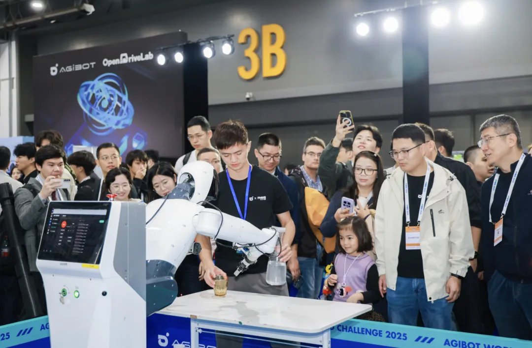 智元辦機器人挑戰賽:清華&上海AILab奪冠,華南理工“單人成團”拿亞軍