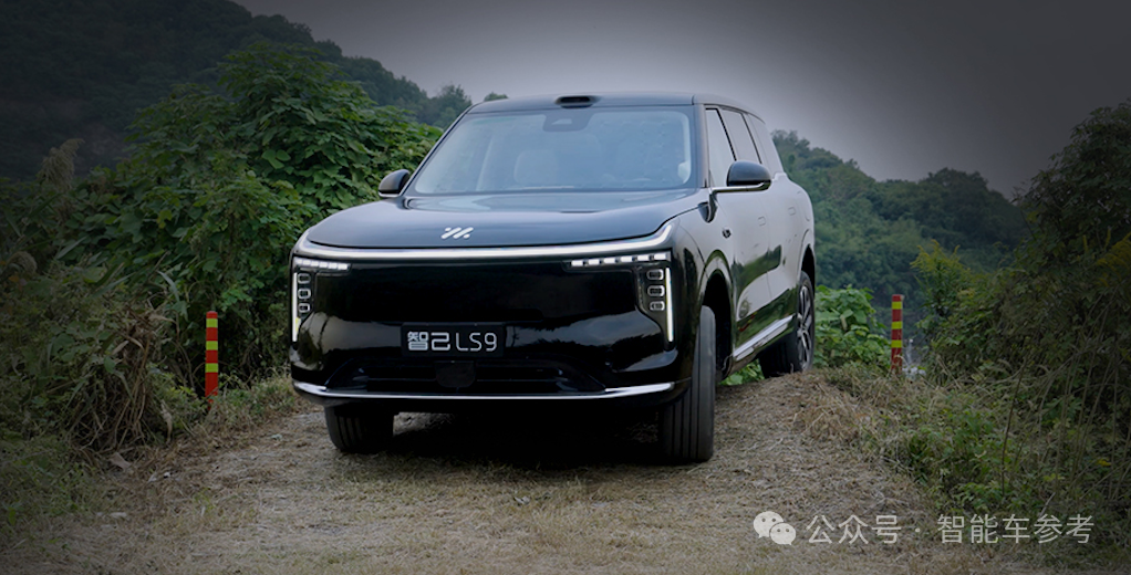 上海旗艦SUV太有生活了:自帶淋浴和地暖,32萬開賣