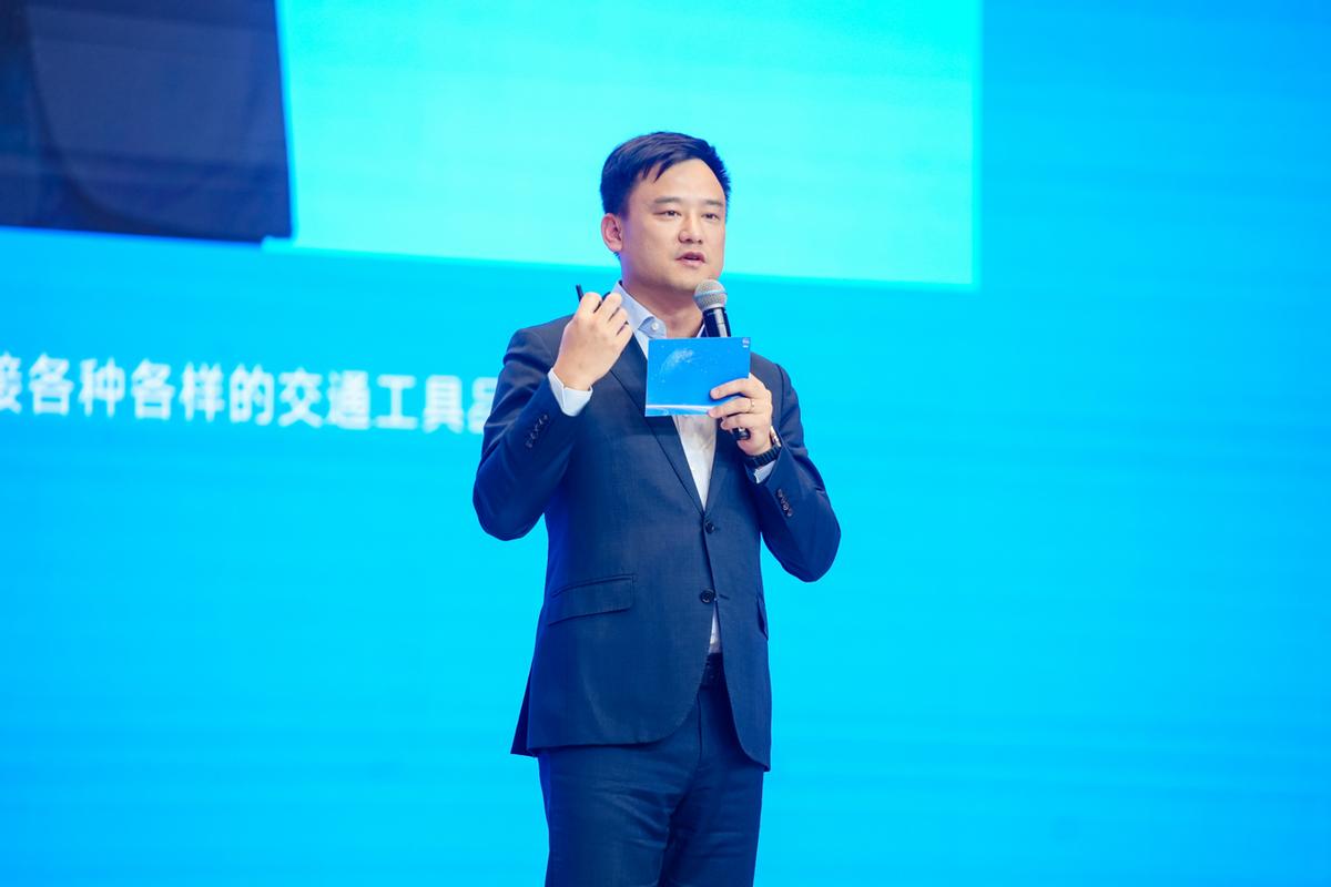 滴滴自動駕駛參加智能網聯汽車大會,為會議提供接駁服務