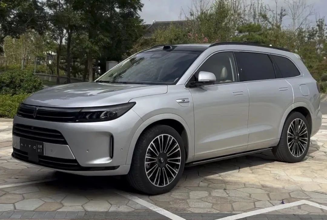 余承東超燃開年信：手機戰略反攻，智選車逆風翻盤！