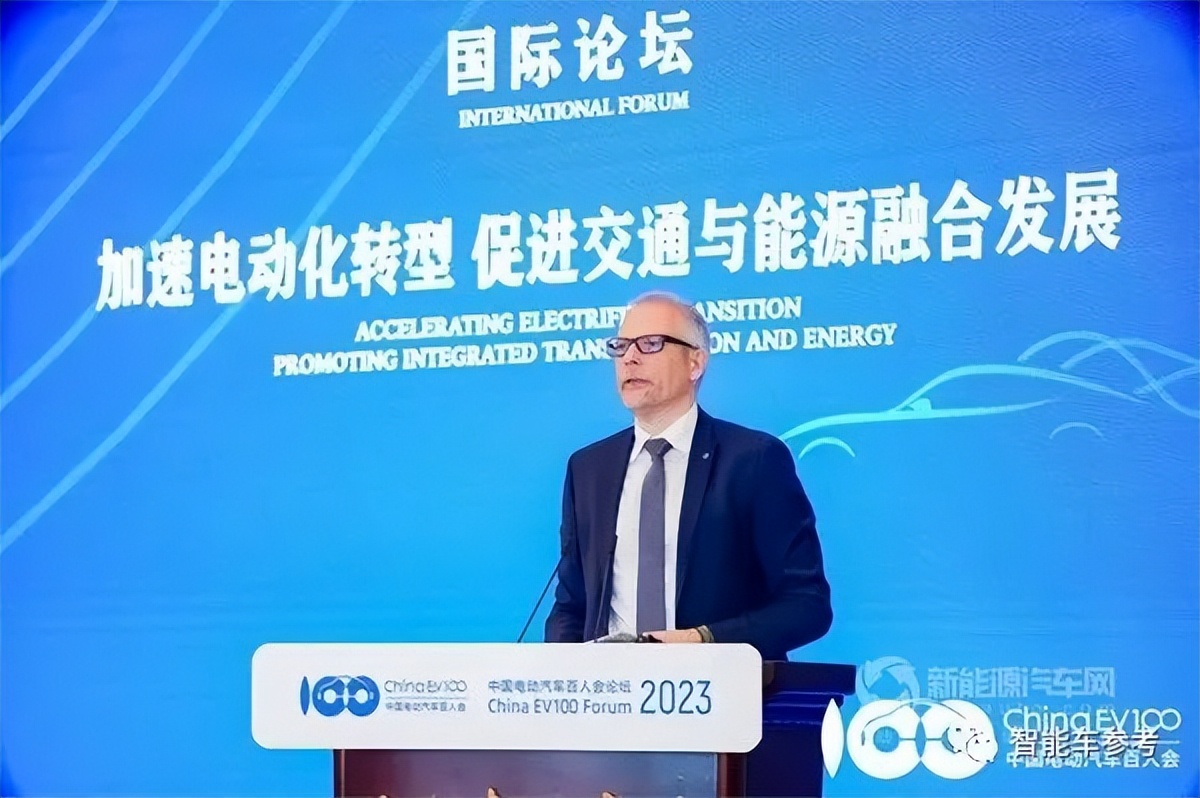 余承東透露貼標華為有領導不同意，余凱認為量產車不需要搞L4