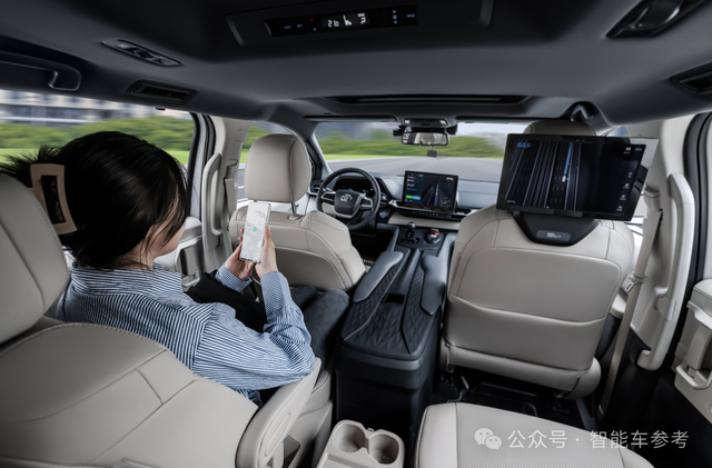 剛剛，彭軍樓教主敲鐘，「中國版Waymo」率先IPO