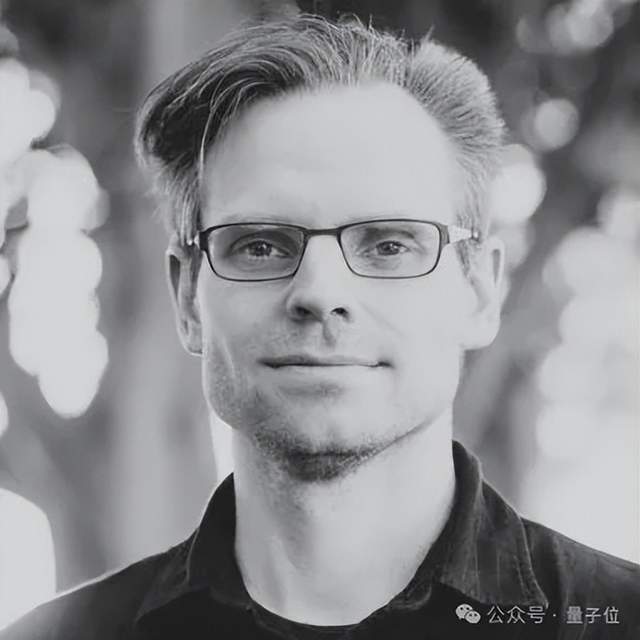 OpenAI神秘狠人,花名Bob