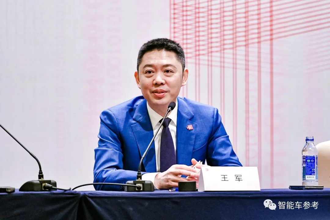 華為重磅人事調整:余承東重心重回手機,智能車空降CEO