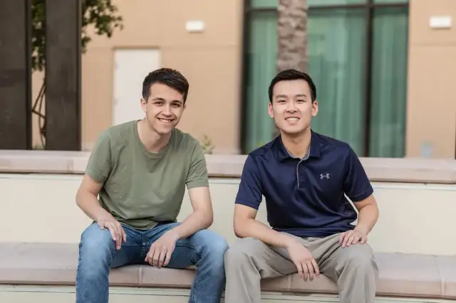 一張頂20張H100！首款大模型專(zhuān)用芯片挑戰(zhàn)英偉達(dá)，哈佛輟學(xué)華人創(chuàng)辦