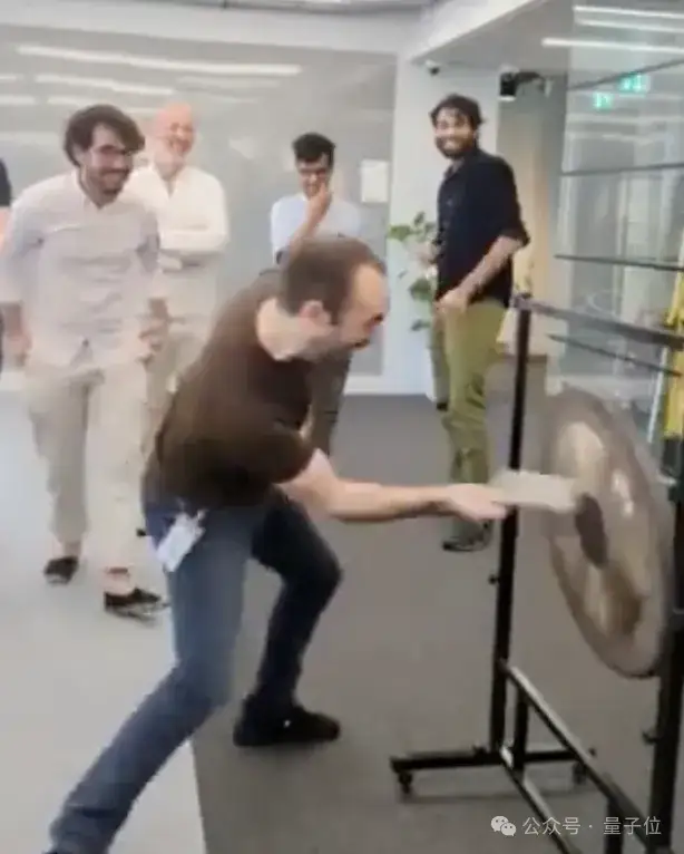 Nature公開(kāi)谷歌IMO金牌模型技術(shù)細(xì)節(jié)！核心團(tuán)隊(duì)僅10人，一年給AI編出8000萬(wàn)道數(shù)學(xué)題訓(xùn)練