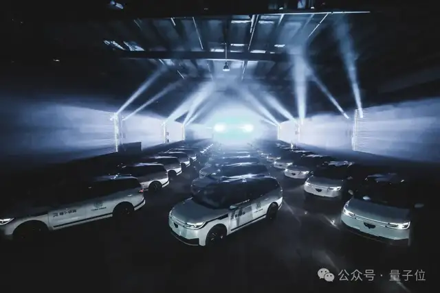 頂流自動駕駛,正在贏得民心