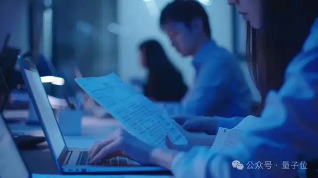 求職者用AI寫簡歷,HR用AI篩簡歷,陷入「無人錄用」死循環