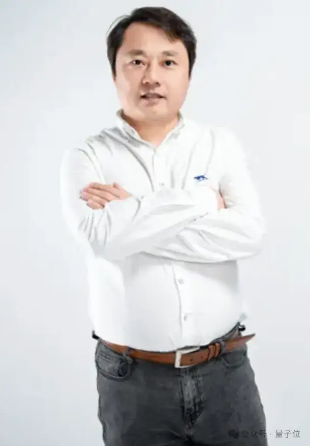 突發(fā)!曝阿里通義薄列峰離職,此前為應(yīng)用視覺團(tuán)隊(duì)負(fù)責(zé)人