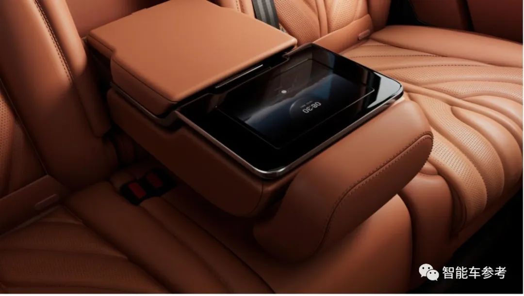 仰望U8智能堆滿:4nm芯片首上車,3激光雷達(dá)雙Orin,千匹動(dòng)力硬派越野109.8萬(wàn)開賣!