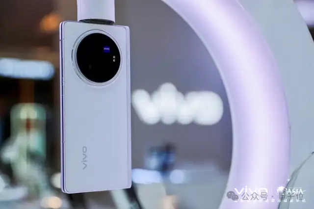 博鰲熱議AI大模型,人民網(wǎng)報告梳理產(chǎn)業(yè)機遇:端云結(jié)合/芯片/開源